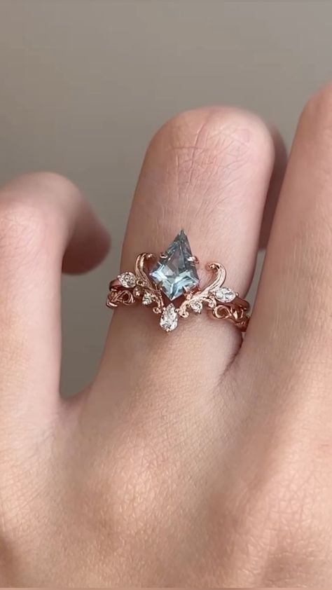 Fantasy Wedding Rings, Fairytale Engagement Rings, Fairytale Ring, خواتم خطوبة, Cute Promise Rings, Pretty Engagement Rings, Cute Engagement Rings, Future Engagement Rings, Engagement Sets