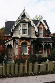 Dr Room, Unusual Houses, Victorian Style House, Storybook Homes, Victorian Style Homes, Victorian Mansions, This Old House, Victorian Houses, Victorian Architecture