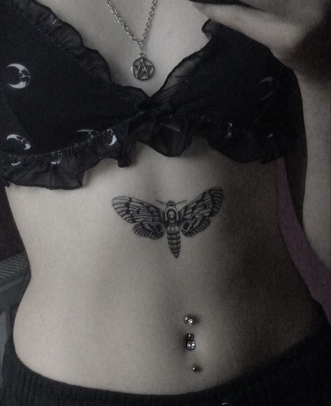 Goth Belly Tattoo, Moth Belly Tattoo, Aesthetic Moth Tattoo, Goth Collarbone Tattoo, Goth Belly Button Piercing, Moth Tattoo Back, Goth Moth Tattoo, Deathmoth Tattoo, Tattoo Ideas Gothic