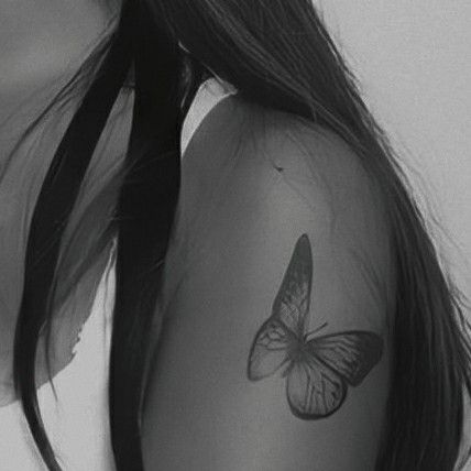 Ariana Grande Butterfly Tattoo, Ariana Grande Butterfly, Butterfly Tattoo Sketch, Butterfly Tattoo Stencil, Tattoo Sketch, Sketch Drawing, Tattoo Stencils, Butterfly Tattoo, Leaf Tattoos