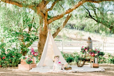 Girly picnic cake smash | Wedding & Party Ideas | 100 Layer Cake Picnic Cake Smash, Cake Smash Wedding, Girly Picnic, Cake Smash Ideas, Cake Smash Cake, Picnic Cake, 1st Birthday Photoshoot, Wedding Party Ideas, Planning Inspiration