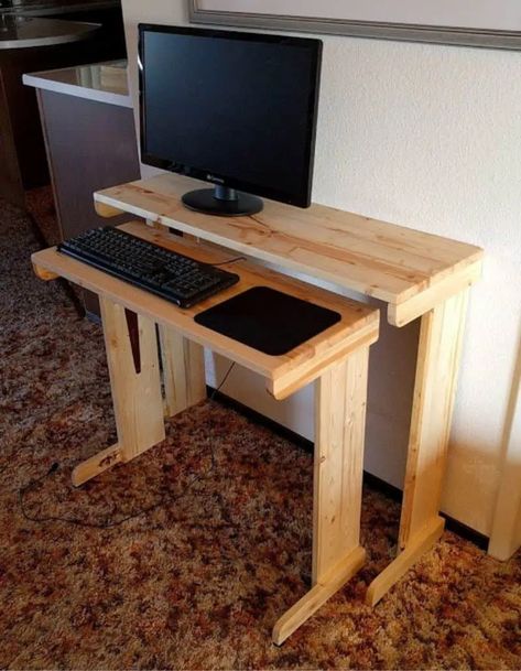 Space Saving Computer Desk, Minimalist Computer Desk, Small Wood Desk, Diy Wood Desk, Diy Corner Desk, Pallet Desk, Diy Space Saving, Diy Computer Desk, Small Computer Desk