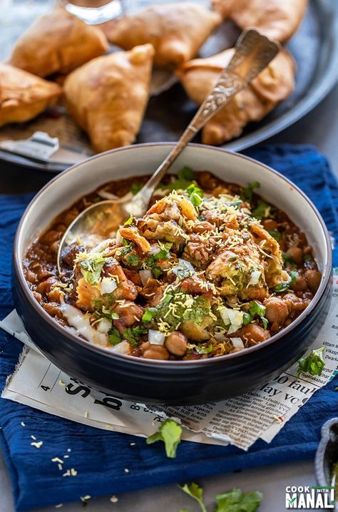 Samosa Chaat - Cook With Manali Chole Masala, Samosa Chaat, Cilantro Chutney, Dry Chickpeas, Tamarind Chutney, Chaat Recipe, Indian Street, Vegan Yogurt, Chickpea Curry