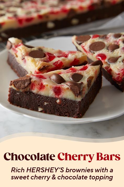 Chocolate Cherry Bars Things To Make With Hershey Bars, Desserts With Hershey Kisses, Cherry Bars Recipe, Chocolate Cherry Bars, Hershey Recipes, Chocolate Cookie Bars, Cherry Bars, Refreshing Snacks, Cherry Cookies