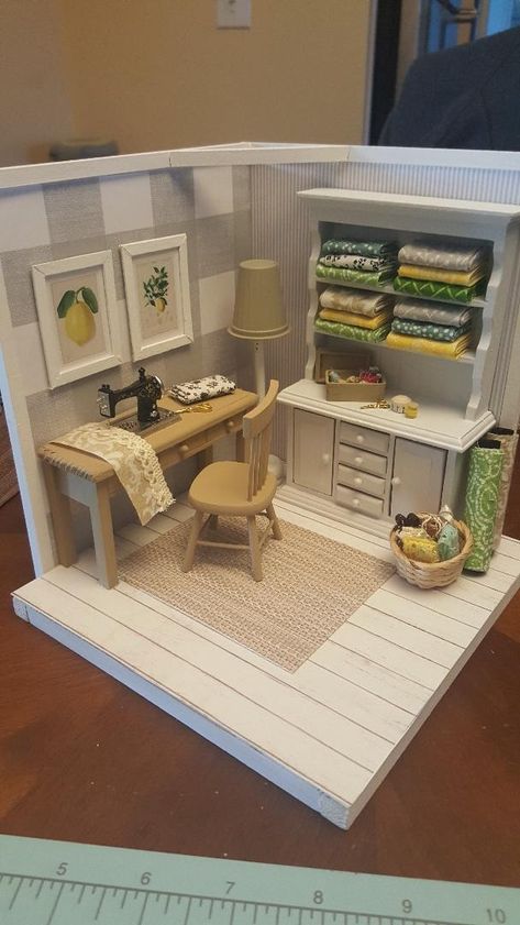 Zimmer Diy, Room Box Miniatures, Doll Furniture Diy, Diy Doll Miniatures, Doll House Plans, Mini Doll House, Doll House Crafts, Dollhouse Miniatures Diy, Toy House