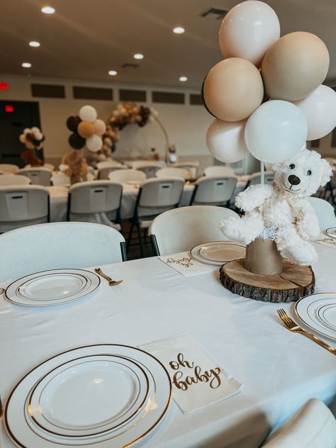 Neutral Gender Reveal Table Decor, We Can Bearly Wait Centerpiece Ideas, Neutral Teddy Bear Baby Shower Theme, We Can Barely Wait Centerpieces, Winter Bear Baby Shower Ideas, Teddy Bear Baby Shower Table Decor, Baby Boy Teddy Bear Shower Ideas, Baby Shower Centerpieces Neutral, Neutral Gender Reveal Party