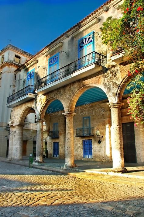 Arches Architecture, Cuba Wedding, Cuban Architecture, Havanna Cuba, Cuba Pictures, Continents And Countries, Bali House, British Architecture, British Colonial Style