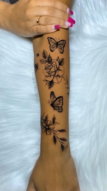 Butterfly Tattoo On Forearm For Women, Forearm Butterfly Tattoo Women, Mg Tattoo, Quotes Tattoo Ideas, Small Tattoo Design, Ambre Nails, Tattoo Spine, Wrap Around Wrist Tattoos, Drawing Back