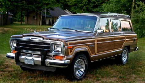 Gold Grand Wagoneer Keep Wagoner, Wagoneer Jeep, Soccer Moms, Jeep Grand Wagoneer, Vintage Jeep, Grand Wagoneer, Classic Automobiles, Woody Wagon, Jeep Wagoneer