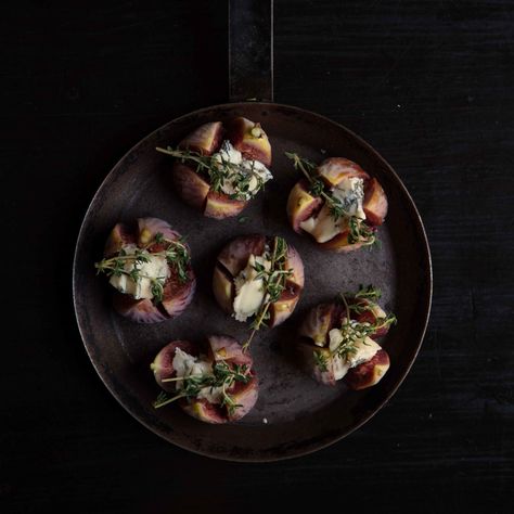 Baked figs with blue cheese & parma ham | Recipes | JAN Figs With Blue Cheese, Baked Figs, Picnic Planning, Parma Ham, The In Between, Dried Figs, Ham Recipes, Wine And Dine, Gorgonzola