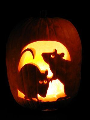 Rat Pumpkin Carving Ideas, Rat Pumpkin Carving, Animal Pumpkin Carving Ideas, Mouse Pumpkin Carving, Rat Pumpkin, Scary Pumpkins, Halloween Pumpkin Crafts, Cute Pumpkin Carving, Jack Lantern