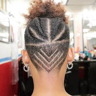 Black Hair Undercut, Undercut Natural Hair, Unique Undercut, Girl Undercut, Undercut Hair Designs, Hair Essence, Undercut Hairstyles Women, Undercut Hair, Undercut Long Hair