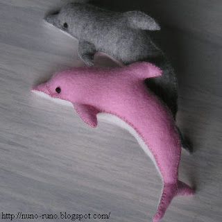 Free Felt Patterns and Tutorials: Free Pattern >Beautiful Plush Felt Dolphin Dolphin Plushies, Felt Dolphin, Dolphin Pattern, Plushie Patterns, Sewing Stuffed Animals, Felt Patterns, Plush Pattern, Maize, Sewing Toys