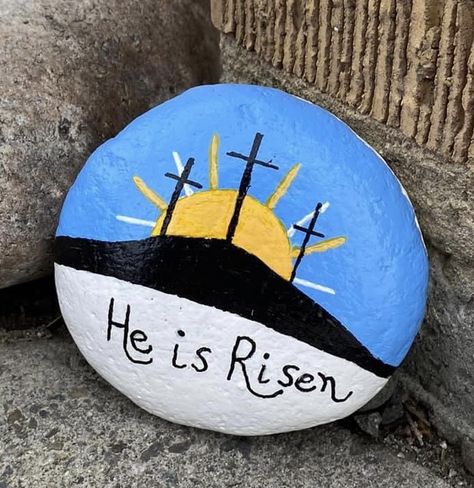 He Is Risen Rock Painting, Easter Rock Painting Ideas, Cross Projects, Painted Crosses, Easter Rocks, Bible Verse Painting, Jesus Tomb, Christian Drawings, Doodle Wall