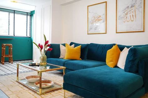 Teal And Ochre Living Rooms, Teal Sofa Living Room Ideas, Teal Green Sofa, Teal Couch Living Room, Teal Sofas, Teal Sofa Living Room, Singapore Apartment, Teal Couch, Latest Sofa