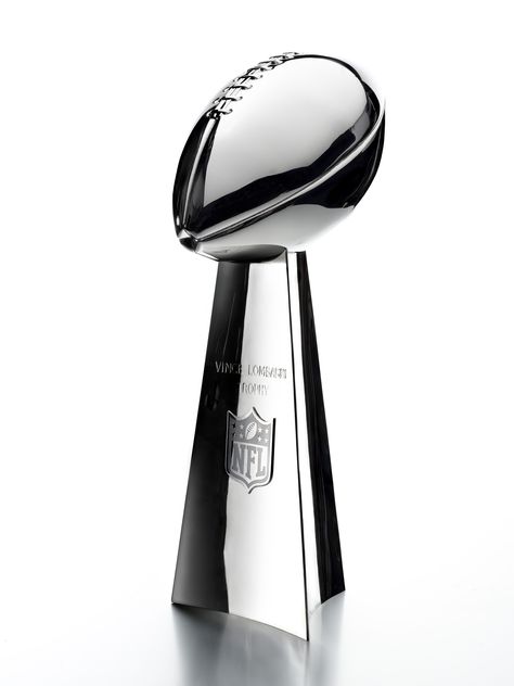 Our favorite item from Tiffany & Co.: The Vince Lombardi Trophy! Nfl Trophy, Nfl Titans, Superbowl Logo, Super Bowl Trophy, Lombardi Trophy, Super Bowl Nfl, Nfl Championships, Oakland Raiders Football, Vince Lombardi