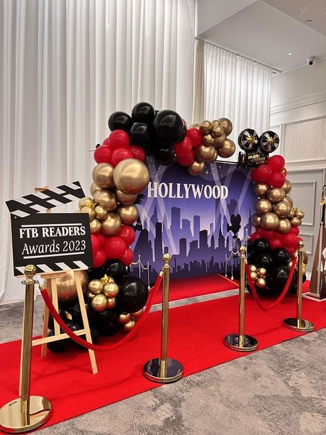 Deco Theme Cinema, Hollywood Red Carpet Party, Hollywood Theme Party Decorations, Red Carpet Theme Party, Oscars Theme Party, Deco Cinema, Hollywood Birthday Parties, Red Carpet Theme, Hollywood Birthday