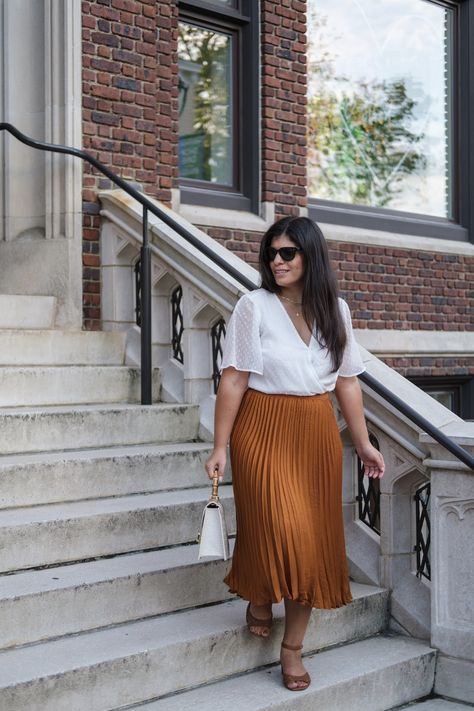 Rust Pleated Skirt Outfit, Copper Skirt Outfit, Summer In New England, Chic On The Cheap, Connecticut Style, Closet Addition, Pleated Skirt Outfit, Stick Crafts, Woven Sandals