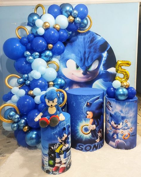 #mobiliariostematicos #sonicdecoration #decoracionsonic Sonic Birthday Balloon Arch, Sonic Balloon Arch, Sonic Birthday Party, Party Balloons Diy, Sonic Birthday Parties, Hedgehog Birthday, Sonic Party, Tenth Birthday, Sonic Birthday