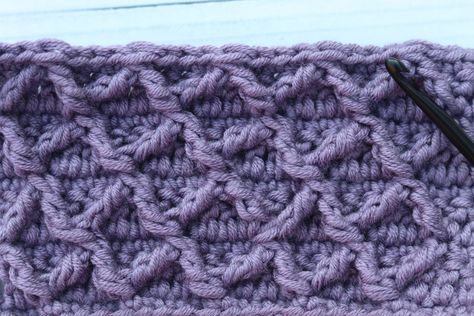 Crochet In Round, Crochet Stitches In The Round, Textured Crochet Stitches, Waffle Stitch Crochet, Textured Crochet, Waffle Stitch, Treble Crochet Stitch, Crochet Stitches Video, V Stitch