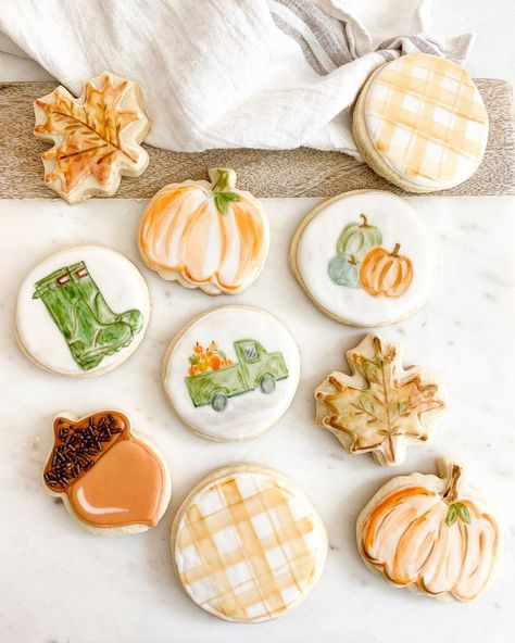 Fall Cookie Decorating, Watercolor Cookies, Hand Painted Cookies, Happy First Day Of Fall, Paint Cookies, First Day Of Fall, Fall Cookies, Icing Recipe, Iced Cookies