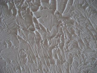 How to remove textured walls without tearing them out Stomped Ceiling, Remove Textured Ceiling, Ceiling Texture Types, Drywall Texture, Putty Knife, Drywall Tape, Ceiling Paint, Drywall Ceiling, Ceiling Texture