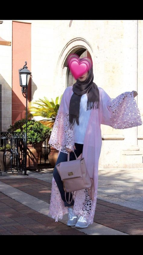 Abaya With Pearls, Pink Abaya, Mode Kimono, Frock Fashion, Modest Fashion Hijab, Stylish Short Dresses, Iranian Women Fashion, Stylish Fall Outfits, Fashion Sketches Dresses