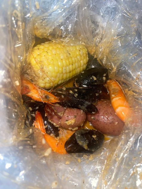 #shrimp #mussels #seafood #sauce #potatoes #corn #rice #sausage Seafood Bag, Poke Bowl Restaurant, Hawaiian Poke, Corn Rice, Cajun Seafood, Seafood Sauce, Newport News, Newport, Seafood