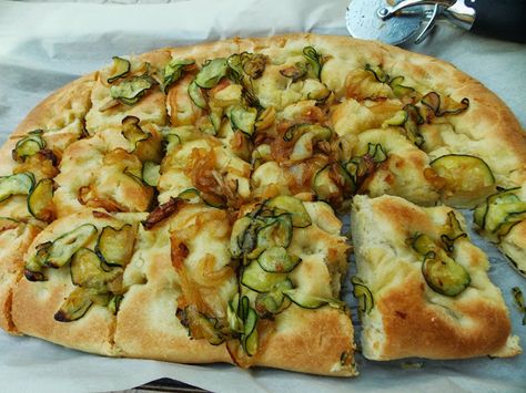 Zucchini and Caramelized Onion Focaccia Summer Produce Recipes, Onion Focaccia, Pickle Pizza, Best Homemade Bread Recipe, Bread Toppings, Best Lunch Recipes, Herb Bread, Homemade Pickles, Savoury Baking