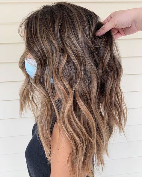 Dimension Queen 👑 Formula: Partial Highlight- @oligopro extra blonde + blacklight 20vol + @brazilianbondbuilder Root Melt- @oligopro… Rambut Brunette, Brown Hair Inspo, Brunette Hair With Highlights, Dimensional Color, Dirty Blonde Hair, Trendy Hairstyle, Brown Hair Balayage, Easy Summer Hairstyles, Hair Medium