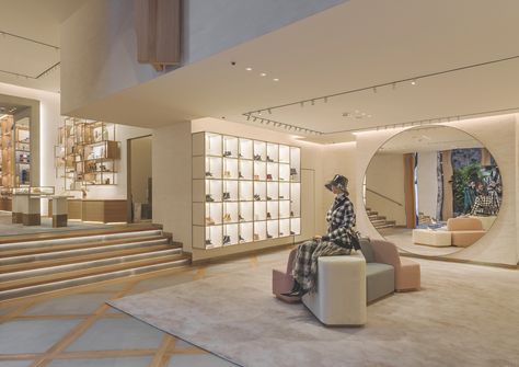 Paris: Dior flagship store opening – superfuture Luxury Retail Store, Dior Store, Luxury Staircase, Retail Architecture, Dior Boutique, Boutique Interior Design, Retail Store Design, Boutique Interior, Retail Interior