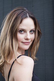 Sarah Ramos as  Creek Lovell Sarah Ramos, Midnight Texas, Arielle Kebbel, Future Girlfriend, Human Bean, Young Actors, Girl Next Door, Celebrity Crush, Cute Hairstyles