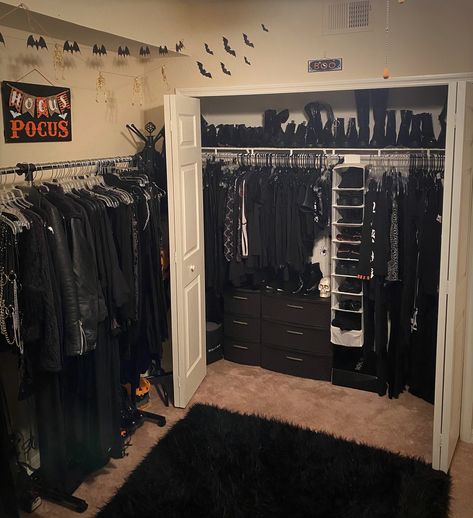 Alternative Wardrobe Ideas, Grunge Closet Organization, Dark Goth Bedroom, Goth Closet Organization, Edgy Room Ideas, Alternative Room Decor, Edgy Room, Edgy Rooms, Goth Bedroom Aesthetic