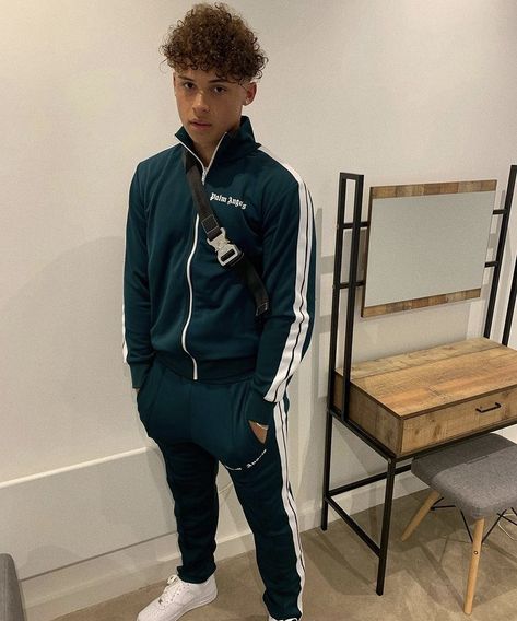 Tuta Palm Angels, Palm Angels Outfit, Angels Outfit, Uk Drip, Drippy Outfit, Lil Skies, Aesthetic Notes, Drip Outfit Men, Boys Outfits