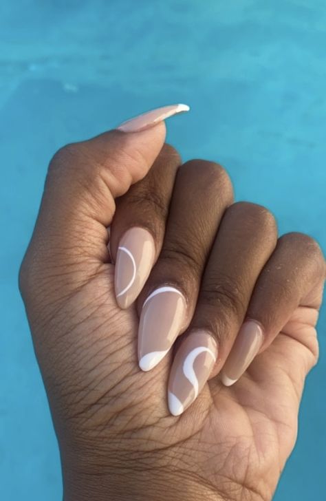 Summer Nail Inspo Black Women, White Line Design Nails, Simple Swirl Nails, Nude Nails With White Lines, Vacation Nails White, Black Women Nails, Simple Elegant Nails, Nail Glow, Vacation Nails