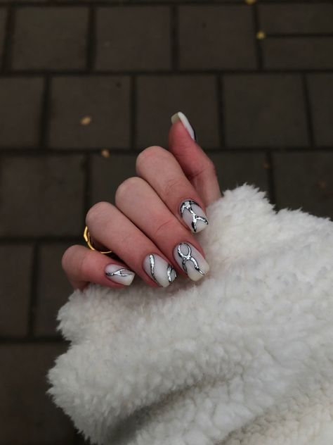 Nails With Silver Lines, Yk2 Nails, Monochrome Nails, Nail Art Inspo, Silver Line, Manicure Y Pedicure, French Nails, Short Nails, Nail Ideas