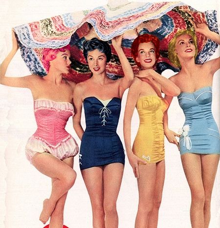 retro-beach3 1950s Swimwear, 1950s Swimsuit, Ladies Swimwear, Vintage Outfits 50s, Retro Swimwear, Outfits Retro, Rockabilly Outfits, Vintage Swimwear, Vintage Swimsuits