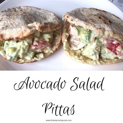 Pitta Bread Lunch Ideas, Quick Vegetarian Lunch, Pita Pocket Recipes Vegetarian, Pitta Bread Fillings, Pitta Recipes, Pitta Bread Fillings Vegetarian, Pitta Pockets, Vegetarian Avocado Sandwich, Vegetarian Pita Pockets