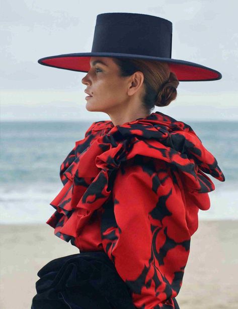 Cindy Crawford Photo, Sebastian Faena, Women Fedora, Mode Editorials, Ethno Style, Spanish Woman, Spanish Fashion, Vogue Spain, V Magazine