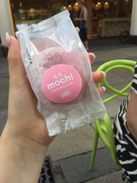 Mochi Packaging Ideas, Mochi Packaging Design, Mochi Packaging, Mochi Flavors, Mochi Branding, Mochi Things, Mochi Brand, Rak Display, Japanese Rice Cake