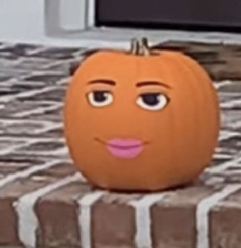 Roblox Face Pumpkin Painting, Pumpkin Painting Roblox Face, Pumpkin Painting Ideas Roblox Face, Draw On A Pumpkin Ideas, Cute Pumpkin Carving And Painting Ideas, Funny Pumpkins Carvings, Roblox Woman Face Pumpkin, Pumpkin Designs Funny, Roblox Pumpkin Carving Ideas