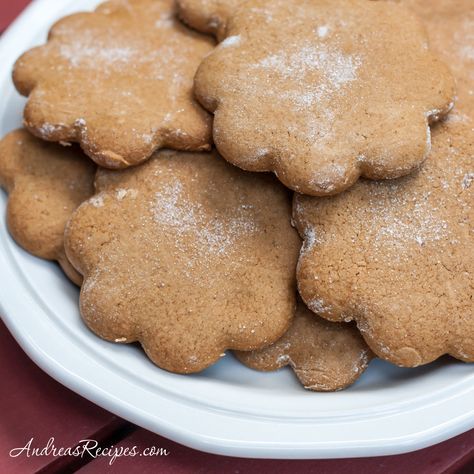 Joe Froggers (New England Molasses Cookies) Joe Frogger Cookies Recipe, Amazing Cookie Recipes, Molasses Cookies Recipe, Kek Lapis, Cookie Table, Molasses Cookies, Spice Cookies, Gifts For Coffee Lovers, Gluten Free Cookies