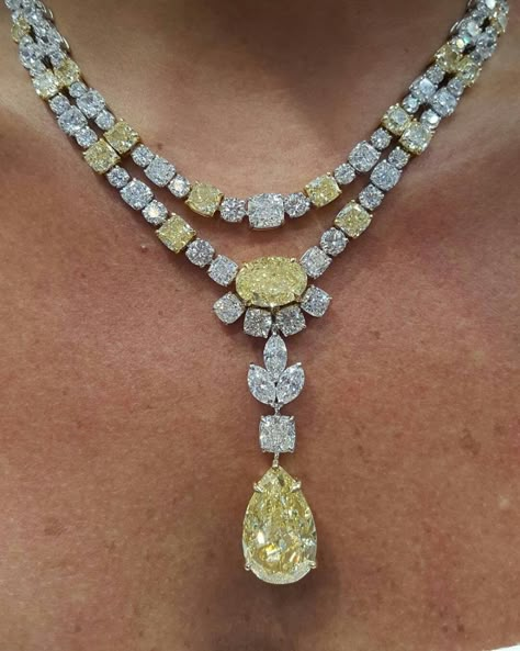 Gemville — JEWELRY MAGAZINE on Instagram: “Impressive 102,5ct... Bulgari Jewelry Necklaces, Yellow Diamond Bracelet, Yellow Diamond Pendant, High Jewelry Necklace, Yellow Diamond Earrings, Yellow Diamond Jewelry, Yellow Diamond Necklace, Yellow Diamond Earring, Yellow Diamond Ring