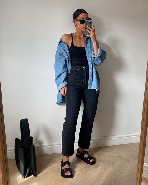 Black Spring Outfits 2024, Black Top Casual Outfit, Tops Over Dresses Outfits, Casual Black Summer Outfits, How To Style Sandals, Black Casual Outfits Women, Black Top Jeans Outfit, Knitted Shirt Outfit, Straight Body Type Outfits