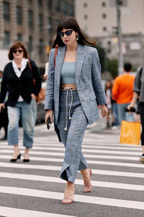 The Rope Belt Trend's Been Quietly Gaining Ground | Who What Wear Cord Belt, Edie Campbell, Fall Suit, Camille Rowe, Fashion Week Trends, Fashion Week Outfit, Mode Zara, New York Fashion Week Street Style, Rope Belt