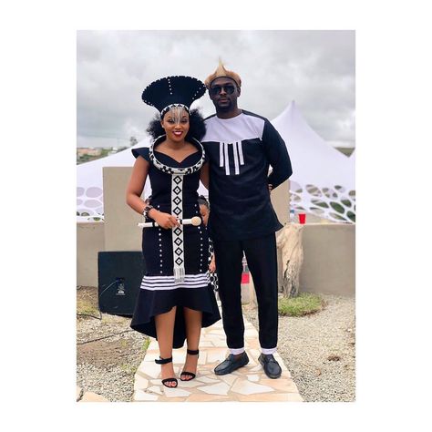 Gorgeous South Africa Outfits Most Beautiful Zulu Attires Traditional Dresses Black, Xhosa Dresses, Zulu Traditional Wedding Dresses, Zulu Traditional Attire, Xhosa Traditional Attire, Xhosa Attire, Dresses Black And White, South African Traditional Dresses, Couples African Outfits