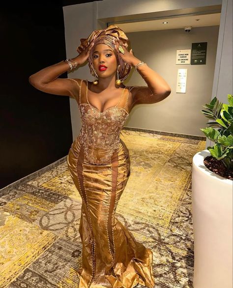 Pinby: aishaa🦋 💞 Bazin Prom Dress, Afro Clothes, Gold Evening Gown, Nigerian Dress Styles, Nigerian Dress, Nigerian Lace Styles Dress, African Chic, Nigerian Lace Styles, Gold Dresses