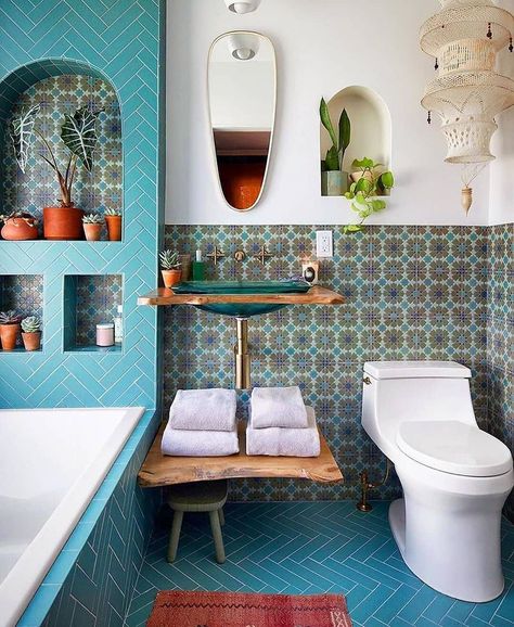 15 Bohemian Bathroom Decor Ideas & Trends Mediterranean Bathroom Ideas, Mediterranean Bathroom, Boho Bathroom Ideas, Bohemian Bathroom, Glass Sink, Boho Bathroom, Blue Bathroom, Bathroom Styling, Interior Inspo