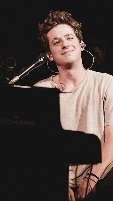 Charlie Puth Smile, Charlie Puth, The Perfect Guy, Paul Walker, Charming Charlie, Man Crush, Shawn Mendes, Birthday Bash, Record Producer