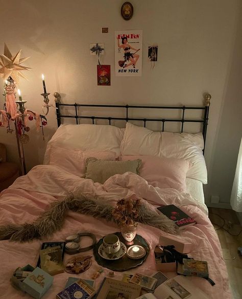 2010 Bedroom Aesthetic, Femme Fatale Aesthetic Bedroom, Trashy Room Aesthetic, London Bedroom Aesthetic, Fancy Bedroom Aesthetic, Small Room Inspiration Aesthetic, Grunge Coquette Room, Pink Bedding Ideas, Cozy Night In